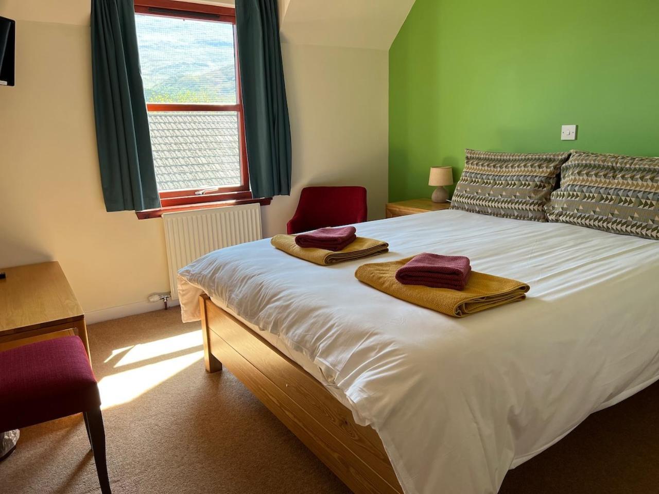 Lochailort Inn Room photo