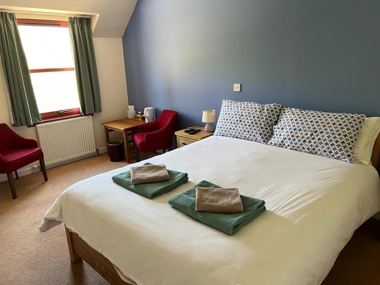 Lochailort Inn Room photo